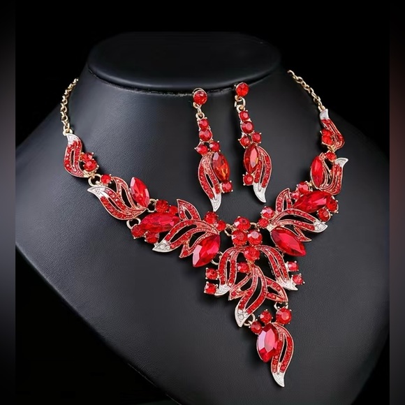 Jane Chic Designs The Princess Necklace and Earring Set - Picture 1 of 4